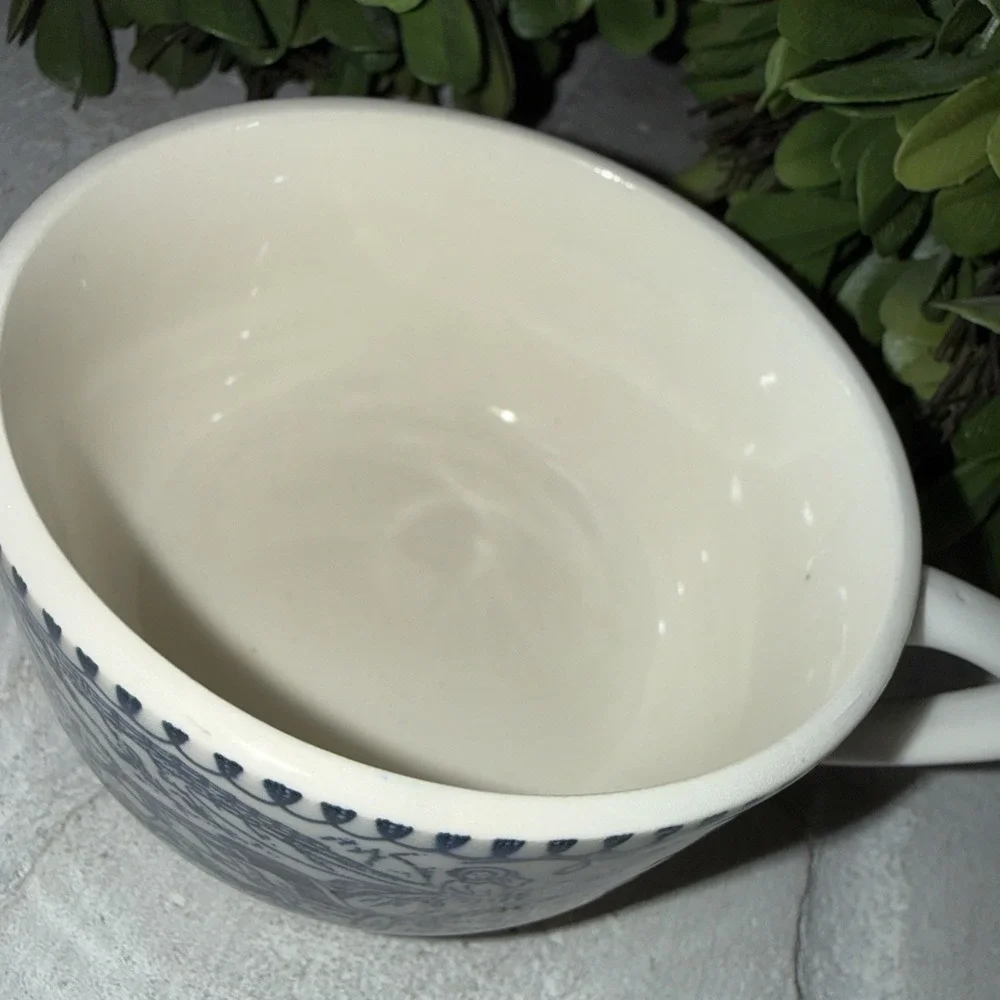 Currier & Ives Royal Vintage Blue Coffee Tea Cup Horse and Carriage Made‎ in USA